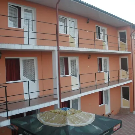 בית הארחה Dora