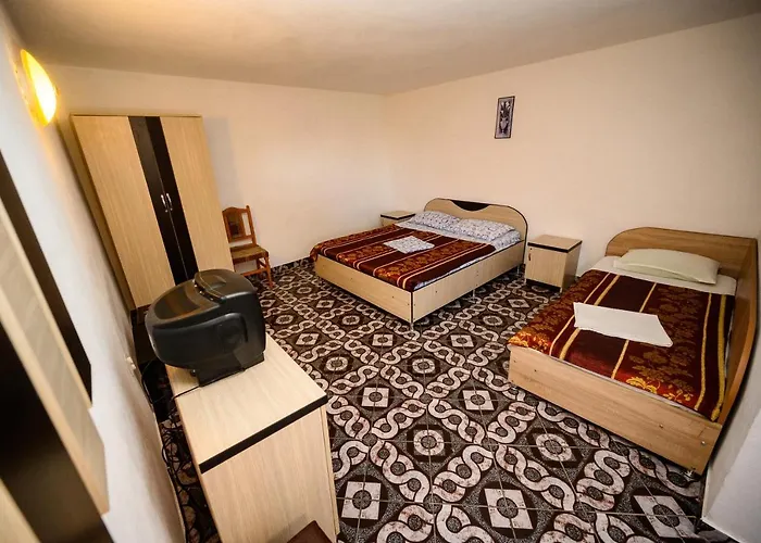 Dora Πανσιόν Costinești