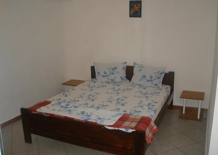 Dora Πανσιόν Costinești