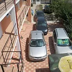 Dora 2*