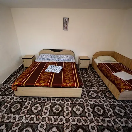 Dora Guest house 2*
